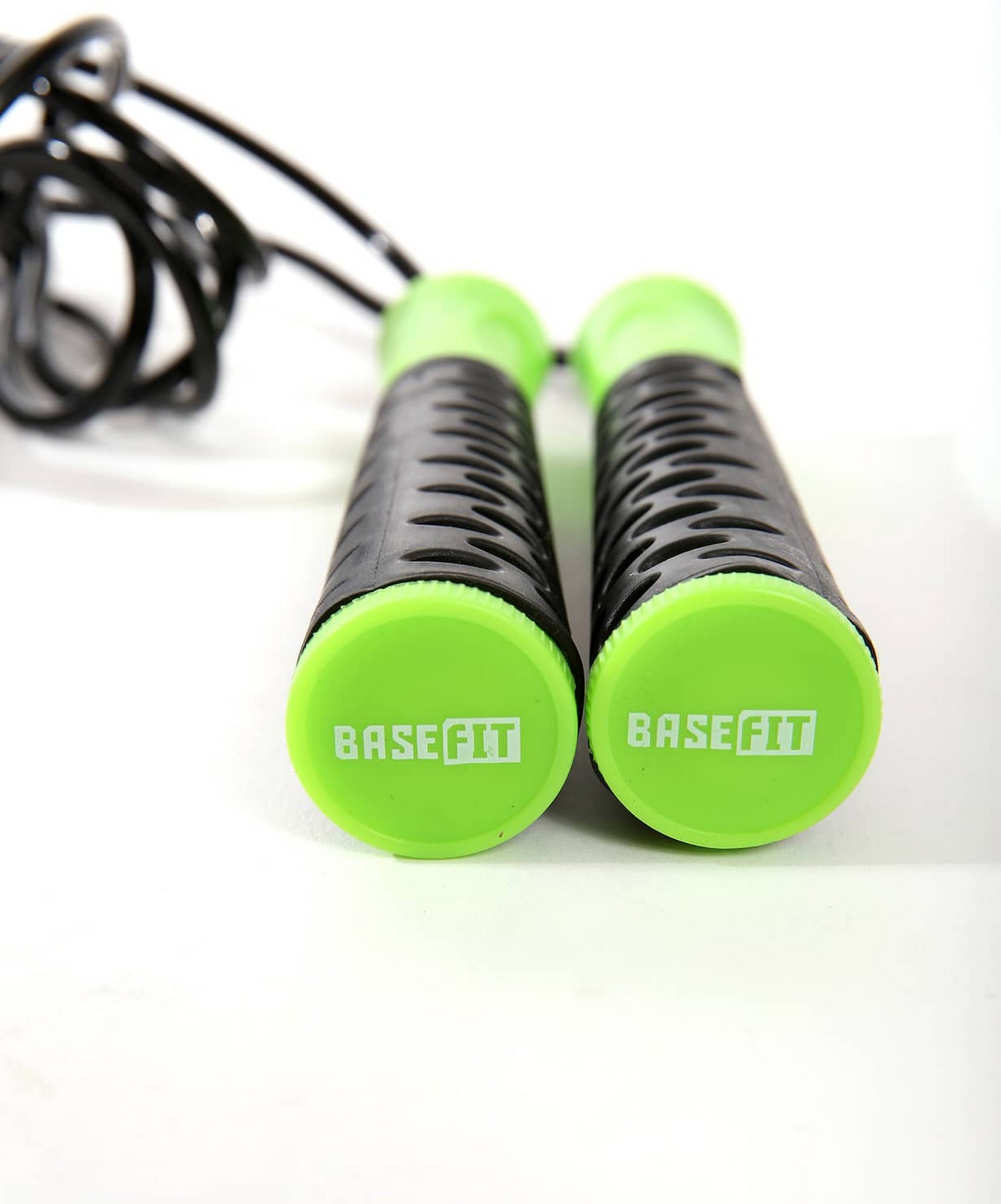 Скакалка BaseFit PVC, 3,05 м, с нескользящей ручкой RP-103 черный\зеленый 1663_2000