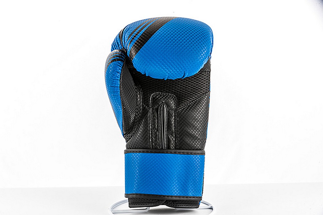 Боксерские перчатки UFC PRO Performance Rush Blue,14oz 1050_700