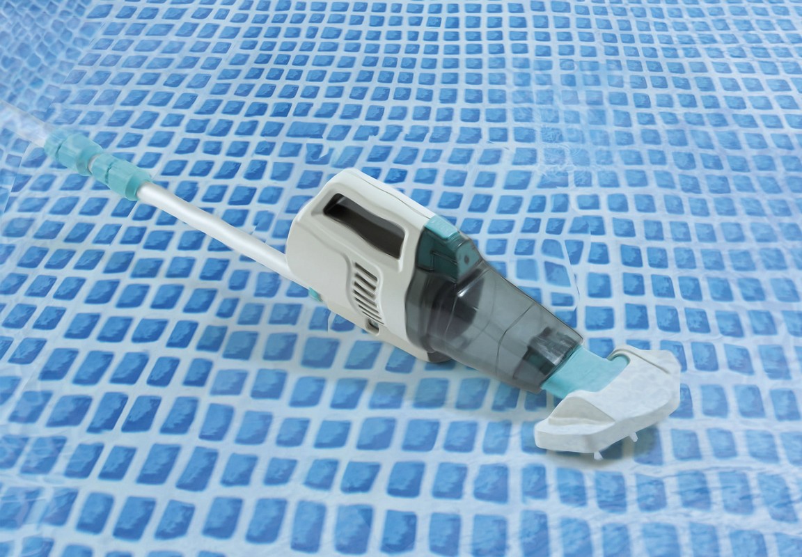 Вакуумный пылесос для чистки бассейна Intex на аккумуляторах, с ручкой 28626 1152_800
