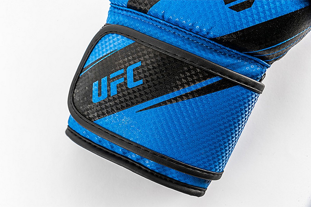Боксерские перчатки UFC PRO Performance Rush Blue,16oz 1050_700